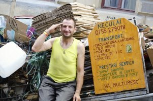 Как я поняла, это уже второе кафе такого рода в Клуж-Напоке, потому что есть ещё одно (мне кажется, покруче этого) -  Энигма называется.


Вообще сам городок Клуж-Напока очень ухоженный, чистый и дружелюбный. И люди там приветливые :)