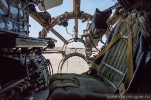 Надо было искать Ан-12,это тот же Ан-10,только грузовой.Его сняли с рейсов из-за ряда катастроф. Самолёт был ненадёжен в условиях обледенения, что делало его пилотирование в зимний период крайне опасным. В первых двух катастрофах при посадке произошли неожиданные резкие  клевки  вниз, привёдшие к столкновению с землёй.

Не менее опасной была заложенная в конструкции ошибка, привёдшая к двум катастрофам под Ворошиловградом и Харьковом. В результате их расследования было установлено, что гибкое крыло Ан 10 создаёт остаточные напряжения на лонжероне, которые постепенно разрушают его. На лонжероне для снижения веса применялось химическое фрезерование, которое увеличило вероятность создания концентраторов напряжения. Это привело к появлению в лонжероне усталостных трещин.

В 1973 году было принято решение о прекращении эксплуатации на линиях  Аэрофлота  всех самолётов типа Ан 10.