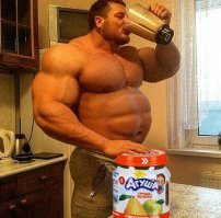 Кормящая мать продает грудное молоко бодибилдерам в интернете