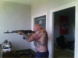 на еще "фотошопа", гнида бандеровская