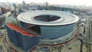 В Екатеринбурге тоже стадион к ЧМ-2018 построили. Только там почему-то трибуны отдельно от стадиона ))