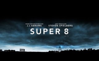 "Супер 8" - это просто кричалово какое-то  Весь фильм детвора орёт (от испуга, в основном)...