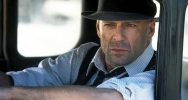 Герой одиночка.