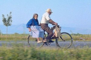 Девчонки, кого прокатить?