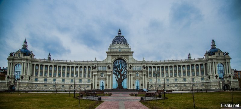 Специально катался в Казань на неделю пофотографировать погулять, оч понравился город.... Вот немного фоток с той поездки, кому интересно есть огромные размеры fullframe с полнокадрового фотоаппарата