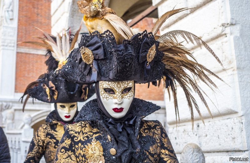 В Венеции пару недель назад был карнавал. Приятель прислал фото: