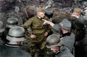Почему то верю в рассказ,глядя на эти фотографии.Есть люди достойно принявшие смерть.Хоть тот же последний бой Филипова Романа.