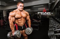 Где хоть там огромные мышцы? Он габаритами не больше гимнаста, просто засушенный. И фото одиночное, поставьте кого нибудь рядом и в сравнении все будет видно.
Вот здоровый парень Алексей Лесуков
 
А вот он рядом с Джеем Катлером уже не такой огромный

А вот тот же Джей Катлер с Кириллом Сарычевым