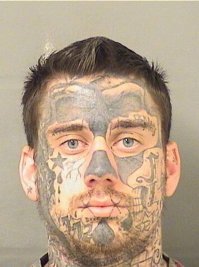 Зачем постить 3 раза рожу одного и того же чучела? Автор ты хоть сам свой пост видел?