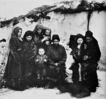 точно так же сейчас бомжи, селяне из депрессивных провинций вам ответят, что они бы рискнули. Или те, кто работает на  простой работе  и его со всех сторон обманывают, притесняют, вам скажут, что тоже рискнули бы, за то порядок был. Это одно, и второе, не забудьте, что  те люди  тогда только только выбрались из такой жизни под прекрасным царем и помещиками. И наверняка сами бы легли на все амбразуры, написали бы доносы на того, кто им искренне показался неблагонадежным и всем сердцем радели за  отца народов  Как думаете, рискнули бы из такого выбраться в колхоз