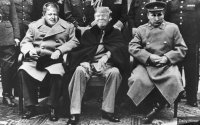Центральный и правый президенты а левый то министр иностранных дел..