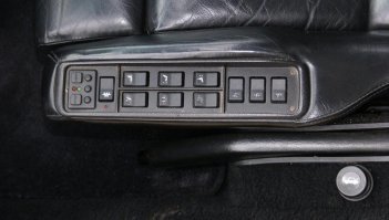 Примерно вот так. Это Recaro. Даже наклон подголовника с электроприводом.