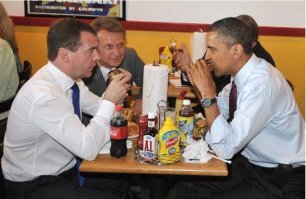 А как же наш бывший главнюк с их бывшим главнюком?