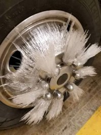 Надо же, какие дороги ровные.