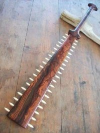 Вообще то это оружие гавайцев и ацтеков известное как "MAQUAHUITL"