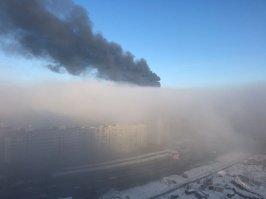 Утро начинается не с кофе... Немножечко загорелся склад с покрышками...совсем чуть-чуть.