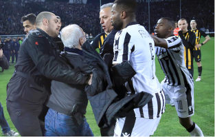 Аргументом в футбольном матче стал пистолет