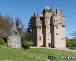 А вот, для примера, упомянутые два замка без фотошопа: