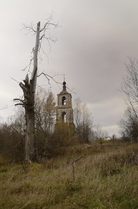 Буду в ваших краях - постараюсь посетить...
А вот вам моя любимая и дорогая сердцу и душе "заброшка". Там, где мне спокойно, где все печали, заботы и тревоги просто пропадают. Сильное место для меня.