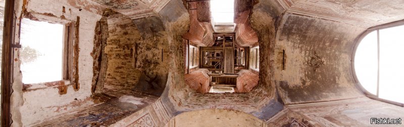 Буду в ваших краях - постараюсь посетить...
А вот вам моя любимая и дорогая сердцу и душе "заброшка". Там, где мне спокойно, где все печали, заботы и тревоги просто пропадают. Сильное место для меня.