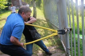 хе..рня!
Этот дядя знает как решить вопрос с этим кольцом