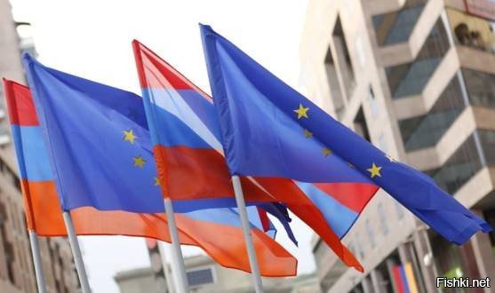 ЕС еще на полгода продлил санкции против России.

Совет ЕС продлил еще на полгода, до 15 сентября, санкции в отношении 150 человек и 38 организаций из-за ситуации вокруг Украины.
Отмечается, что Совет продлил ограничительные меры  за действия, подрывающие или угрожающие территориальной целостности, суверенитету и независимости Украины .  Меры содержат заморозку активов и ограничения на поездки .
