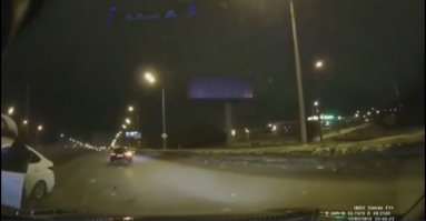 Блин, там не только тачка наглухо тонирована, но и сам водила, походу...  %)