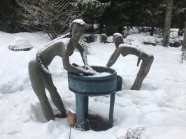 Жутковатое место, был там зимой. Ни и конечно не удержался, извините;)