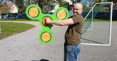 И никаких мелких деталей.
Опять же ребенка всегда найдешь там где оставил.