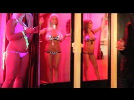 Сейчас это выглядит так. Днём и ночью.