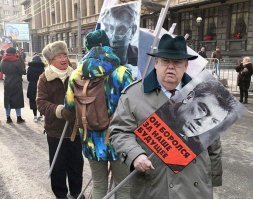 15 марта - Мартовские иды, в которые убили Цезаря