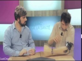 Женский? Травма запястья? Подозрительно