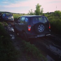 Полностью согласен. Ездил в том году на рыбалку на Шниве, впереди меня шел Дастер. Очень не плохо шел....но все таки умудрился он засесть, его подвела обычная шоссейная резина. Но проходимостью его я был реально удивлен.