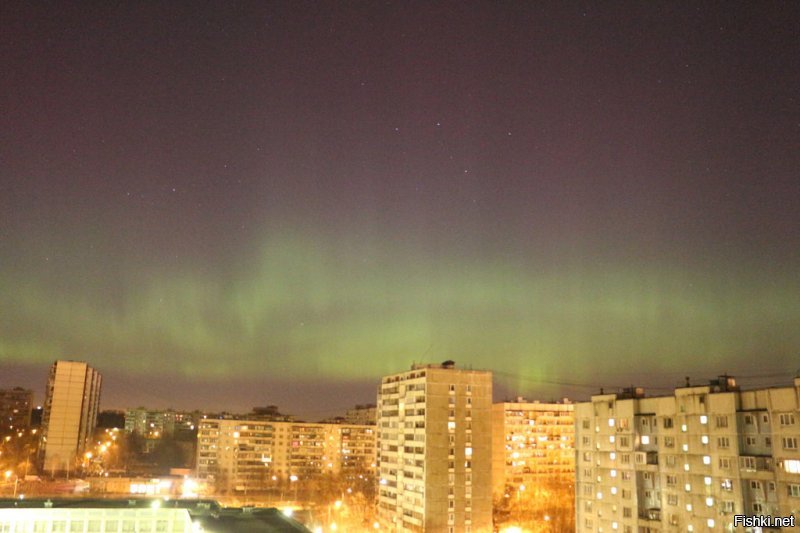 А вот северное сияние в Москве. Фото мои. Сам делал из окна. Измайлово. 18.03.15.