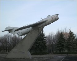 Памятник  Самолет МиГ-17ПФ  в г. Краматорск Донецкой области