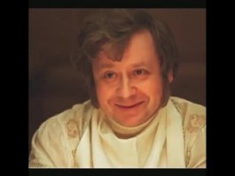 Народного артиста можно было дать ему за одну только фразу в фильме "Несколько дней из жизни Обломова" - 

-Суп. С мясом... 

Великий артист был.