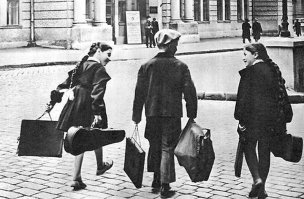 Музыканты. :) 
Консерваторию закончить не дают.