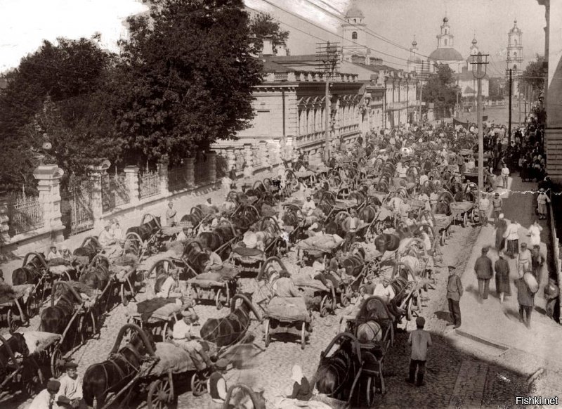 Забастовка московских извозчиков в 1923 г. Протестовали, в том числе, против автомобилей, уничтожавших их профессию.
