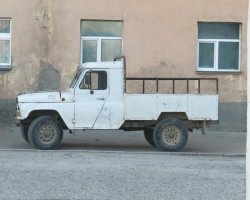 для колхоза самое оно. есть конечно буханка с кузовом, но этот как-то симпатишнее