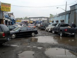 Ну и персонально для  свидетеля  исключений  дорог США и Канады:   
Перевести думаю знаешь как.   Чтобы без Киселевской пропаганды и всех этих штук. 

Этой Зимой Появилось Еще 11 000 Выбоины В Торонто


Весна в Саскачеване




Ну и картиночек Нью-йорка тебе в ленту.  Ах сколько исключений из правил-то.  В реале есть места, где все намного грустнее