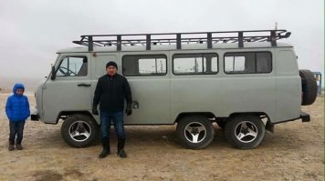 Вот это круть!!!! Буран в обычную буханку не влазит, а тут еще место останется :) 
.... у нас то же могут так, но до первого ГАЙца :) Хочу в Монголию!!!!! 
Наши российские пи....ры на законодательном уровне запретили любое техническое творчество!!!!!! Уроды скоро введут регламент на цвет колпачка на камере!!!!!