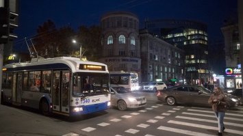 А ну, расскажи мне про город в котором я живу, я так понимаю это тоже декорации к ужастику