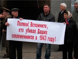 Эти портреты напуганной польской девочки .... ПОЛЯКИ ВОТ СЕЙЧАС НЕНАВИДЯТ РОССИЮ...но так любят тех кто их уничтожал в концлагерях и хотел стереть с лица земли.... забыли историю наверное...