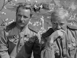 Плюньте на зарабатывание, вы теряете народ!