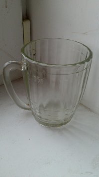 Я старый аксакал.
Такой стрёмный стакан и даром бы не <span style='color:gray'>[мат]</span>.
А мою любимую тару для пива (35 копеек) и своровать было не грешно. )