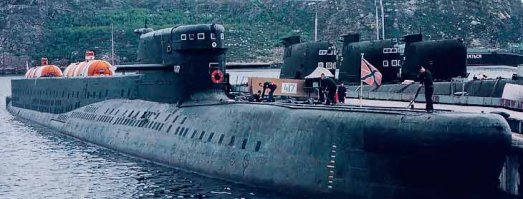 добавлю картинок упоминающихся кораблей.
Адмирал Сенявин и спаслодка "Ленок"