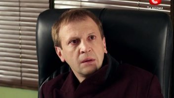 я вообще думал, что это один актер. Похожи очень.