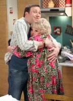 Живешь с родителями? Обязана их слушаться