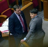 хохлы ярмо рабства бросили и скакалки надели. до сих пор скакают остановиться не могут :-)
смотри какую надюха савченко наскакала! :-)