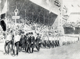 На английском до революции страна называлась не Russia(Раша),а Rossia(Руссия).Исковеркали название англосаксы в 91-м,а алкаш ЕБН глаза на это закрыл.На фото команда Российской империи на олимпийских играх 1912 года.